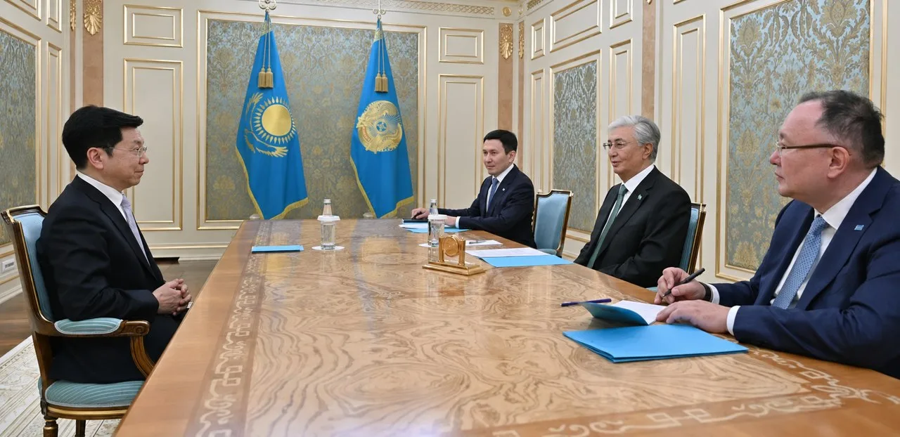 President of Kazakhstan Kassym-Jomart Tokayev met with 01.AI CEO Kai-Fu Lee